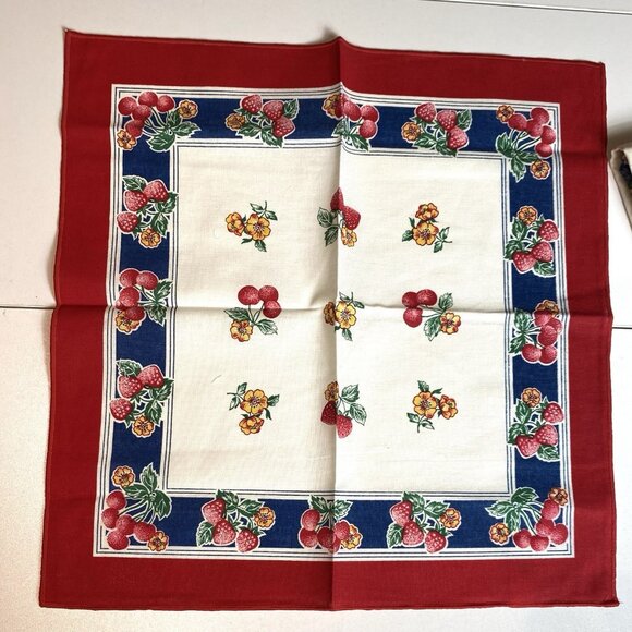 Vtg Bardwil Round Tablecloth & Napkin Set Fruit Strawberries Cherries Cotton NEW - Picture 8 of 14